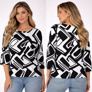Chico’s Size 1 Black & White Abstract Print Top – 3/4 Sleeve Blouse